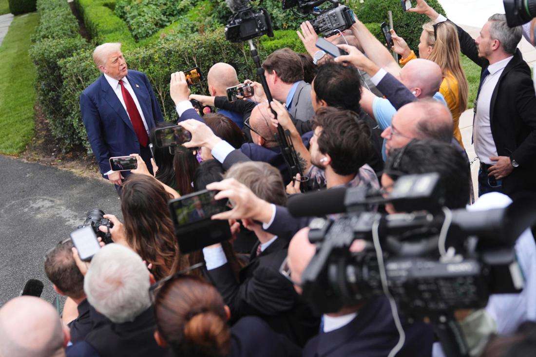 US-Präsident Donald Trump spricht zu Journalisten