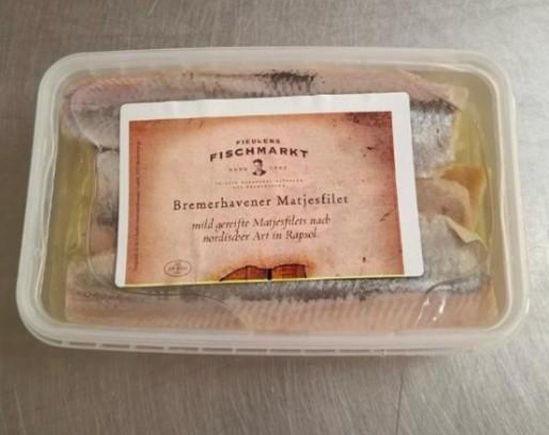 Ein Matjesfilet der Heinrich Abelmann GmbH wird zurückgerufen.