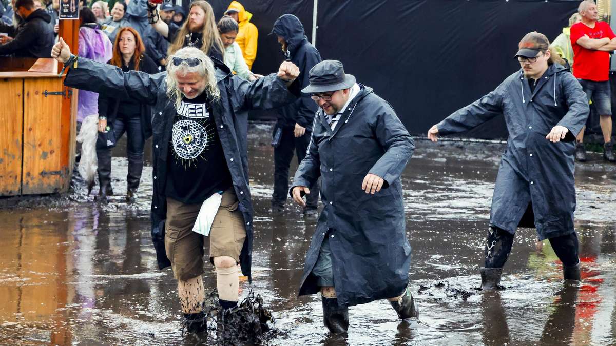 Besucher rechnet mit Festival ab – Wut-Tirade geht nach hinten los