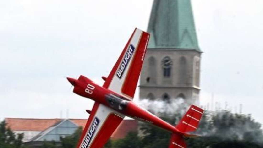 Es gab viel zu sehen auf dem Hammer Flugplatz. Der Luftsportclub Hamm hatte mit vielen Ausstellern ein buntes Programm auf die Beine gestellt. 