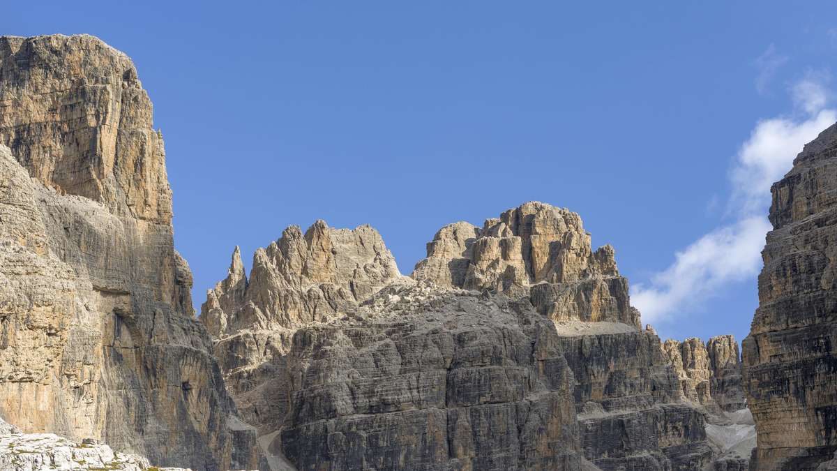 Massiver Felssturz am Wanderberg – Urlaubsregion betroffen