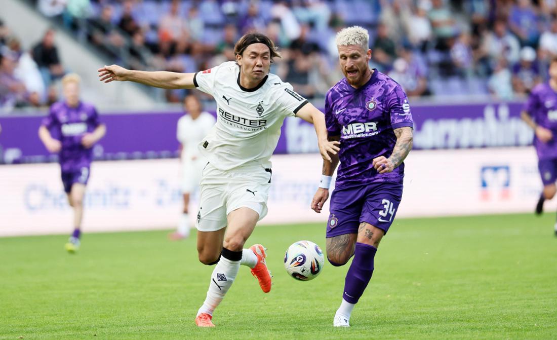 Ko Itakura (l.) könnte Borussia Mönchengladbach nach drei Jahren verlassen