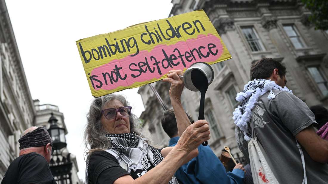 Protest in London im Juli: „Kinder bombardieren ist keine Selbstverteidigung“.