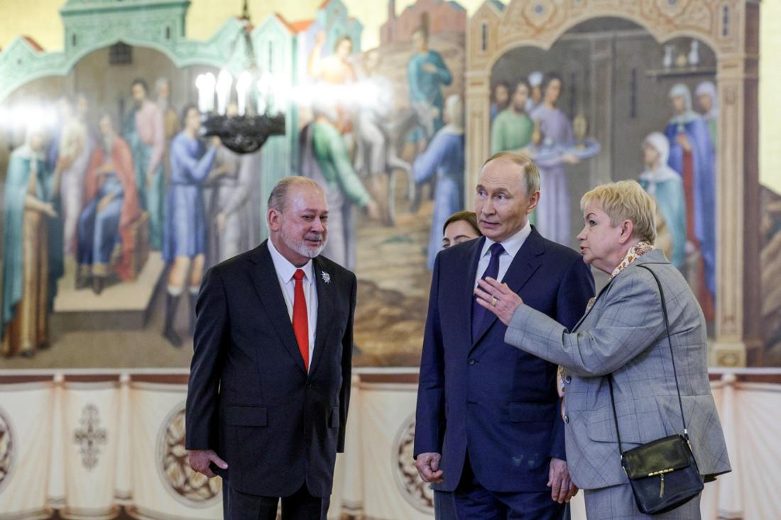 König Ibrahim Ismail von Johor aus Malaysia beim Besuch Putins in Russland