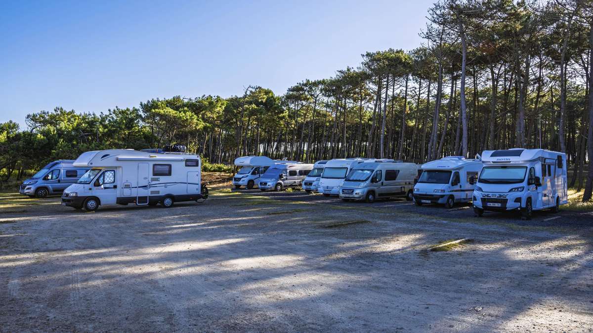 Bauern schütten Camper-Siedlung mit Gülle zu – Streit in Mittelmeerland eskaliert