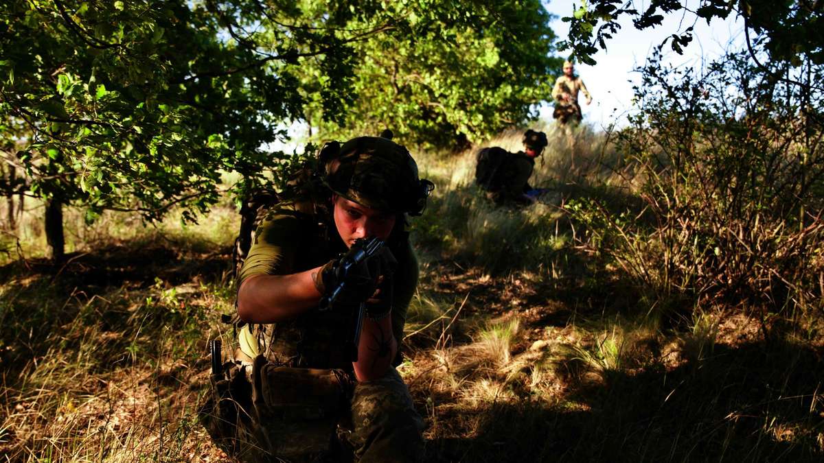 Junge Männer an der Ukraine-Front: Eine Erinnerung an Remarque