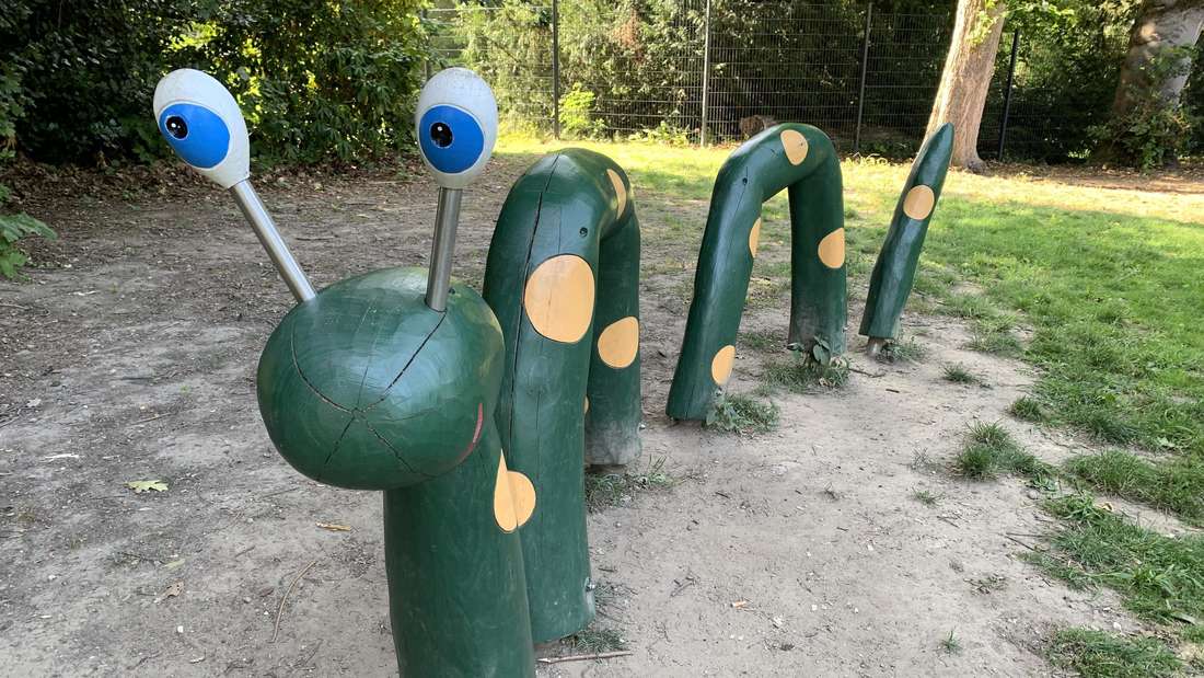 Holzspielelemente machen den Storchenerlebnispark Bochum zu einem liebenswerten Ort.