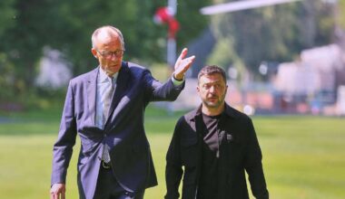 Selenskyj vor Alaska-Gipfel bei Merz – Russland macht Europa Vorwürfe
