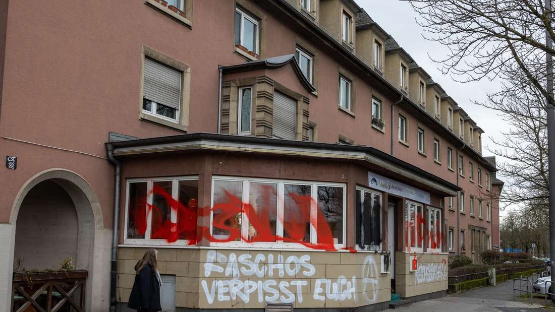 FOTO TAGESSATZFrankfurt: Lokal der Reichsbürger im Riederwald wurde mit Parolen besprüht. Am Erlenbruch 94.Foto aufgenommen am 06.01.2023Foto: Rolf Oeser