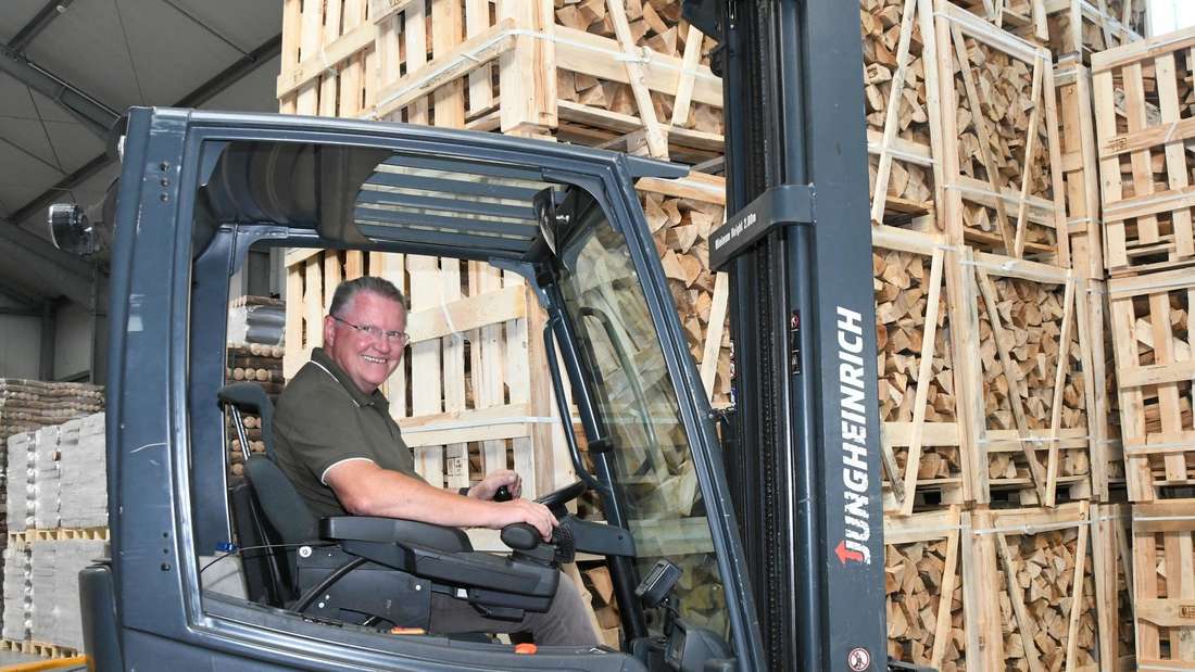 bab15082025 Sein Geschäft boomt, doch die Bürokratie erschwert den betrieblichen Alltag: Michael Kendzia, Inhaber von ÖkoBrix und hardbrix auf der Münsterer Beune. Foto: Dörr