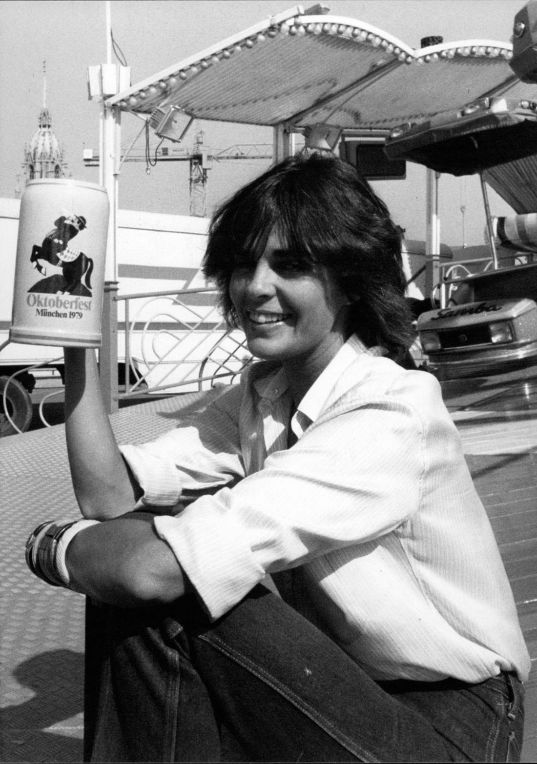 Ali MacGraw Oktoberfest