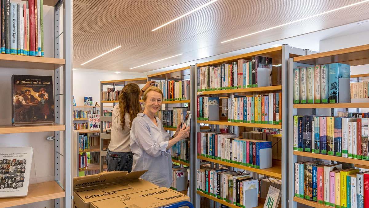 Bücherei ist zurück im Rathaus