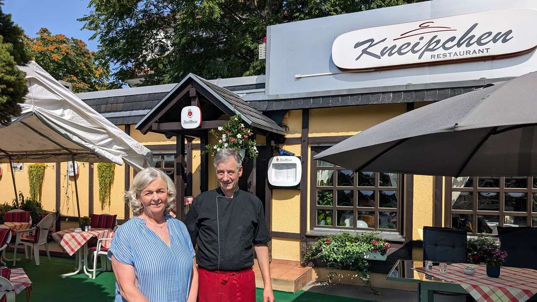 Frankfurt 13.8.2025 Karin und Richard Graßler führen seit 17 Jahren das Restaurant Kneipchen, Homburger Landstraße 110. Thema: zum Jahresende hören sie auf - und finden keine Nachfolger.copyright: Monika MüllerTagessatz