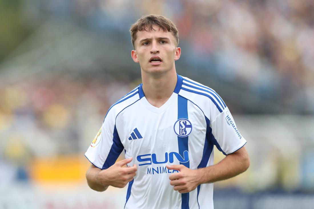Der FC Schalke 04 trifft auf den VfL Bochum.