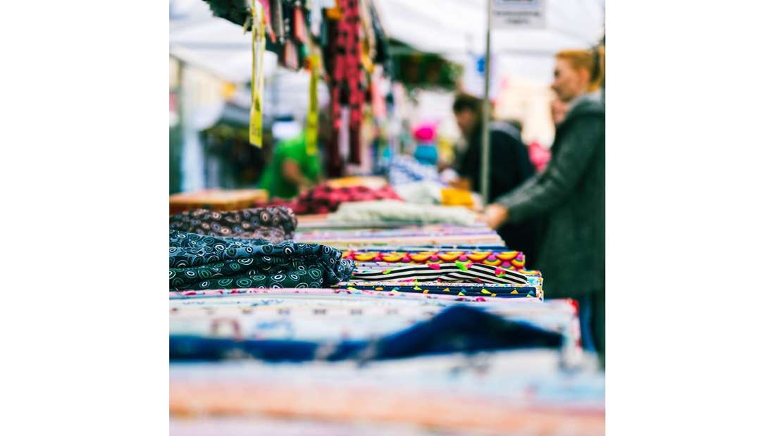 Der Deutsch-Holländische Stoffmarkt bietet weit mehr als nur ein Einkaufserlebnis.