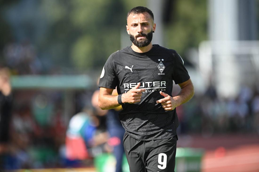 Borussia Moenchengladbach trifft auf den HSV.