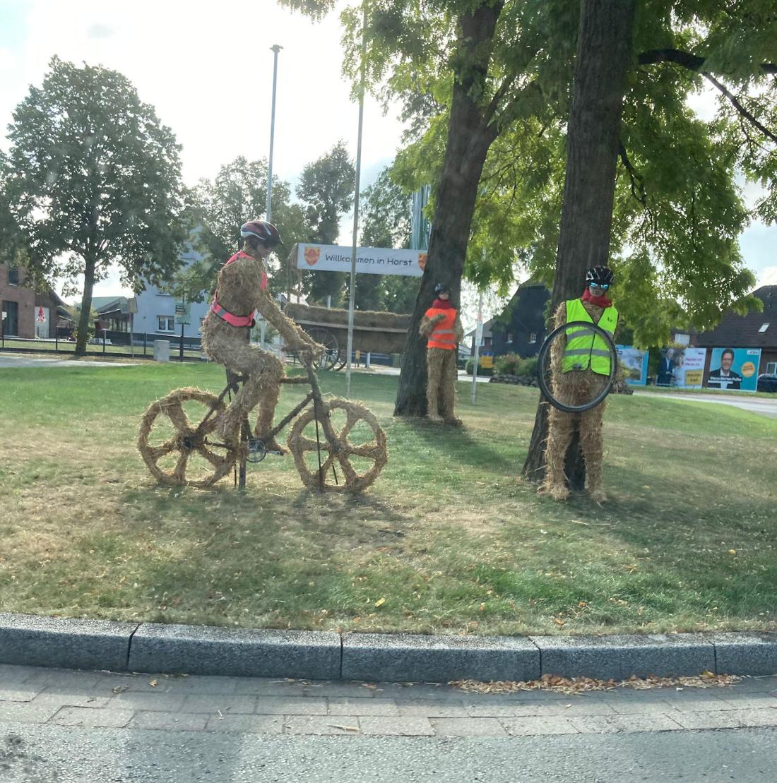 Die Deutschland Tour führt auch durch Horst. Der Kreisverkehr wurde bereits dem Anlass entsprechend geschmückt.