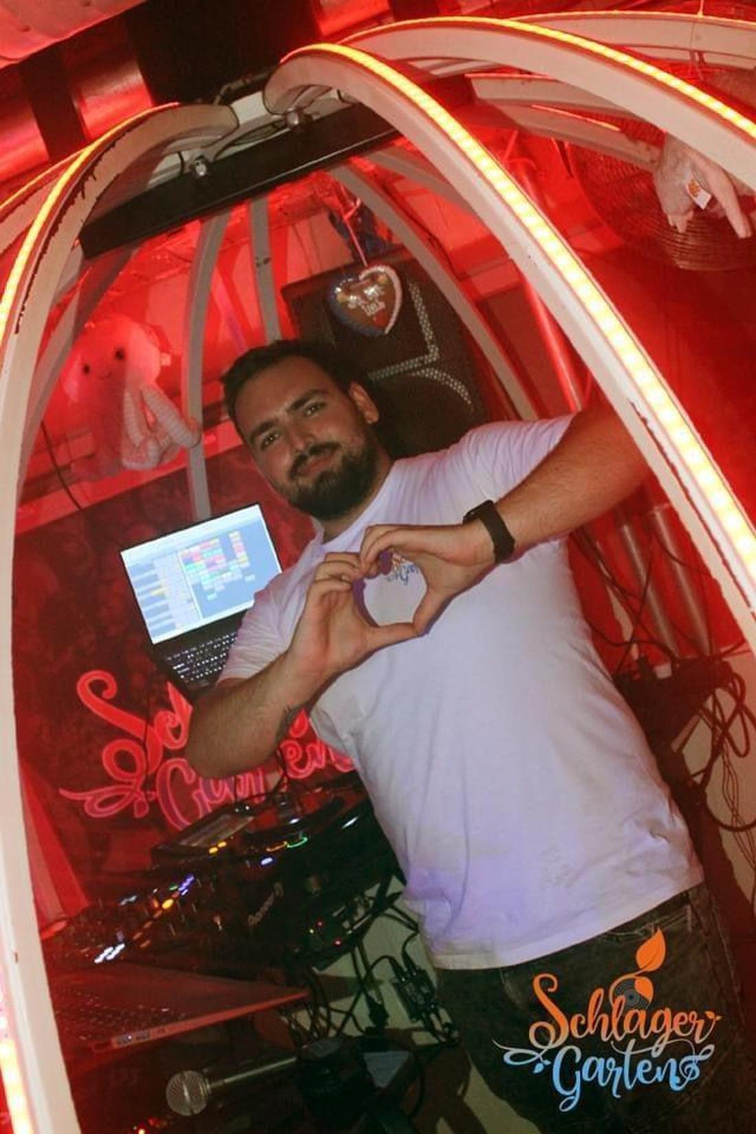 Nur Liebe und Freude und Party: DJ RescueBass im Schlagergarten.