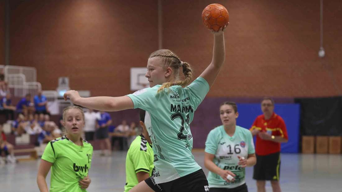 Die SG Schenklengsfeld war kürzlich Gastgeber eines Handballturniers mit drei Mannschaften aus der weiblichen B-Jugend-Bundesliga. Die TSG Münster setzte sich dabei vor dem Thüringer HC und dem HSC Schweich (Rheinland-Pfalz) durch.