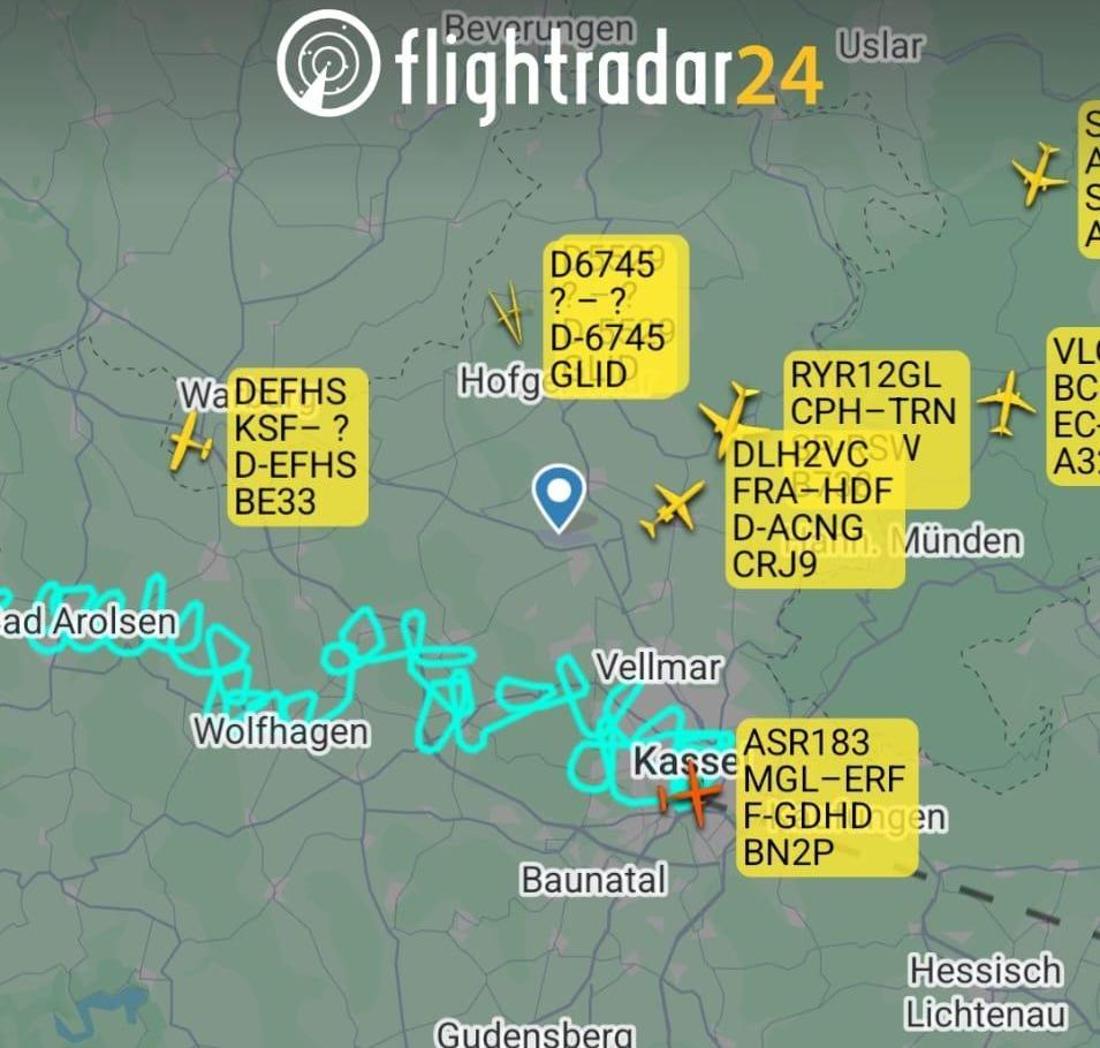 Fundstück: Wenn man dem Flugzeug Radfahrer verfolgt ...