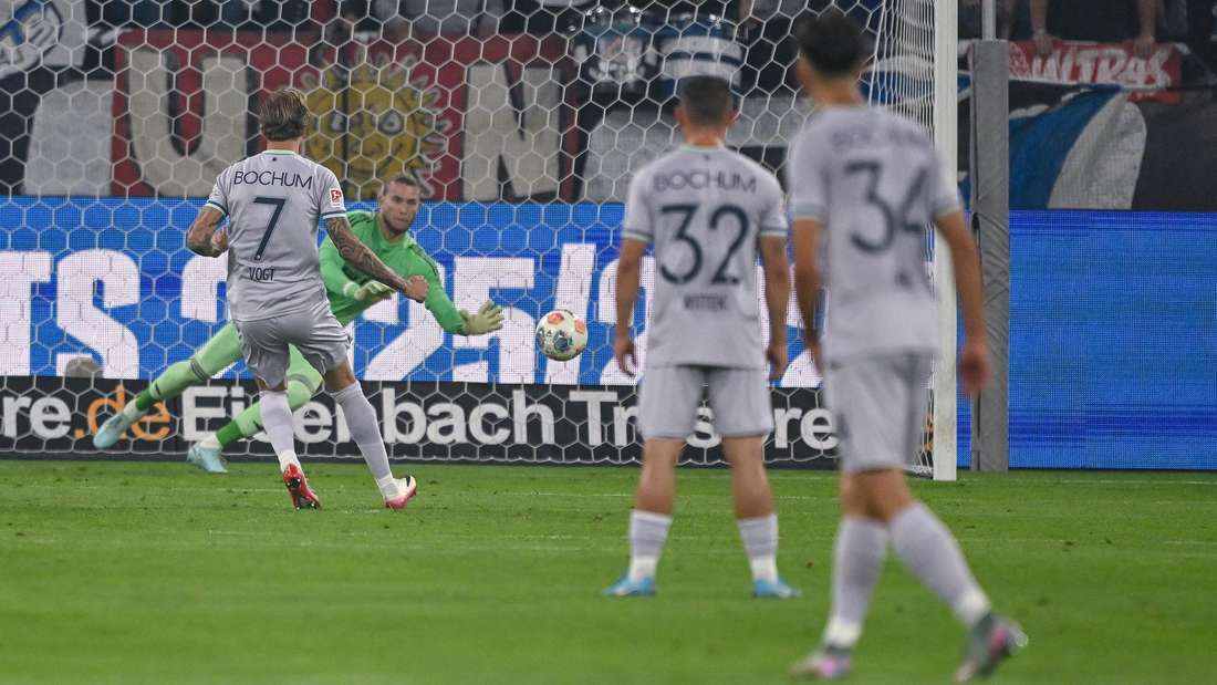 Loris Karius pariert einen Elfmeter