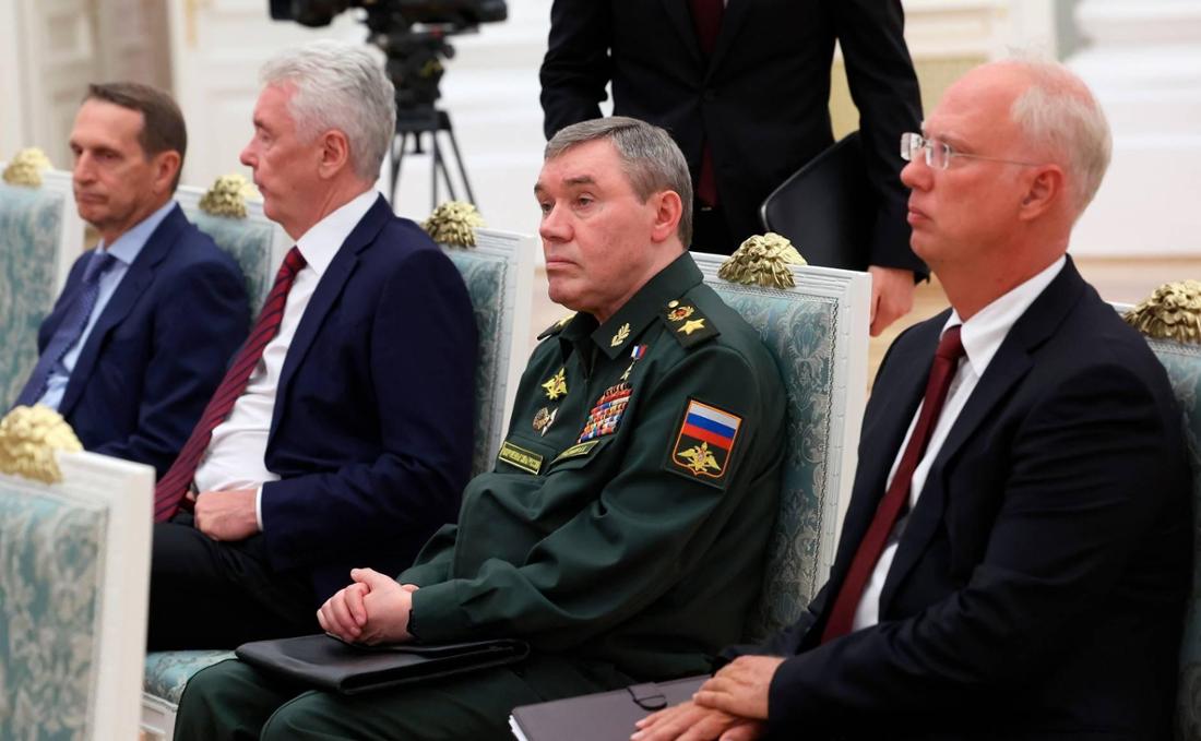 Kirill Dmitrijew (rechts) zusammen mit Sergei Naryschkin, Sergei Sobjanin und Waleri Gerassimow (von links) im Vorfeld des Russland-USA-Gipfels 2025.