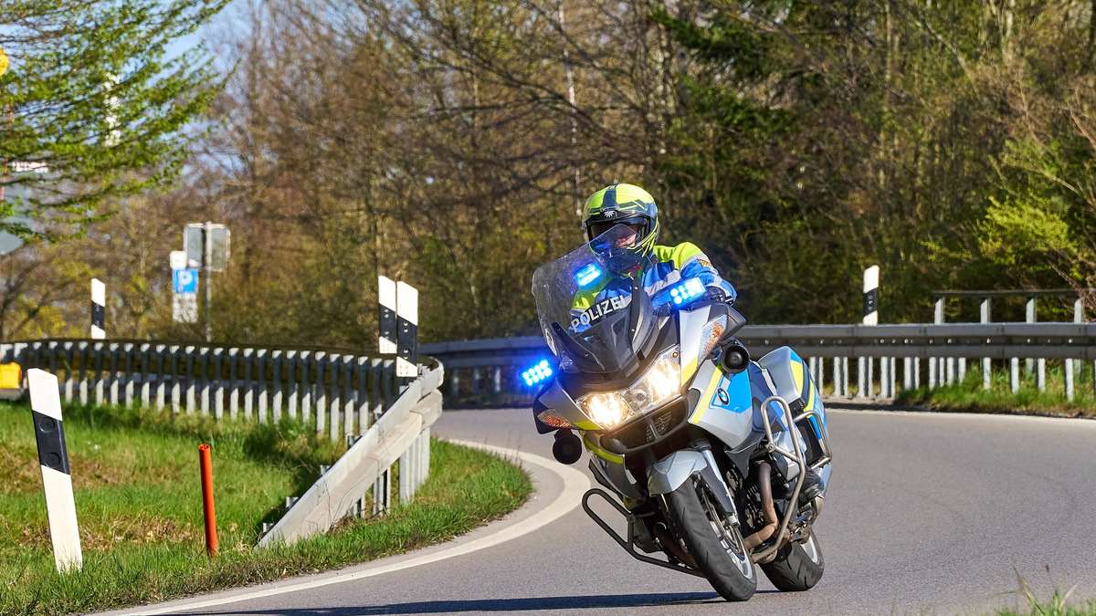 Motorradfahrer rast über A66 – Polizei hat aber das letzte Wort