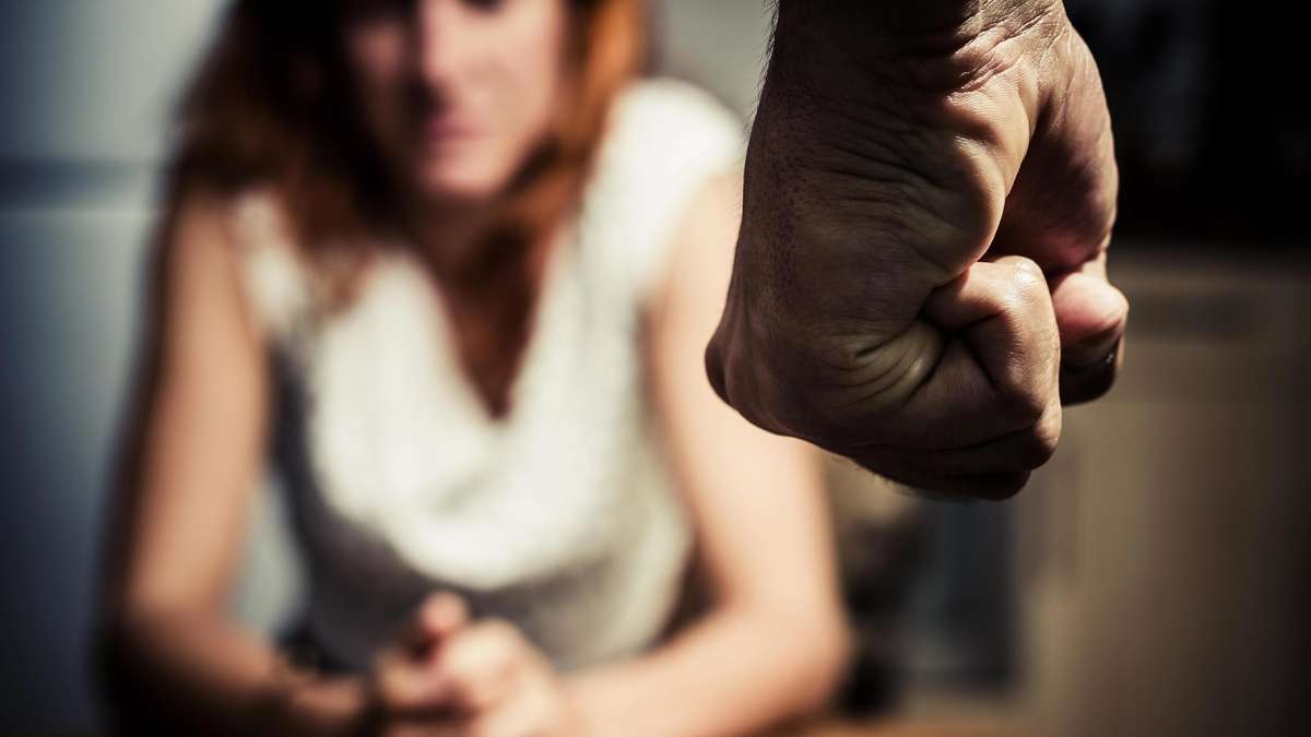 In Frankfurt versucht ein eigens geschaffenes Kommissariat, die hohen Zahlen von Häuslicher Gewalt zu bekämpfen