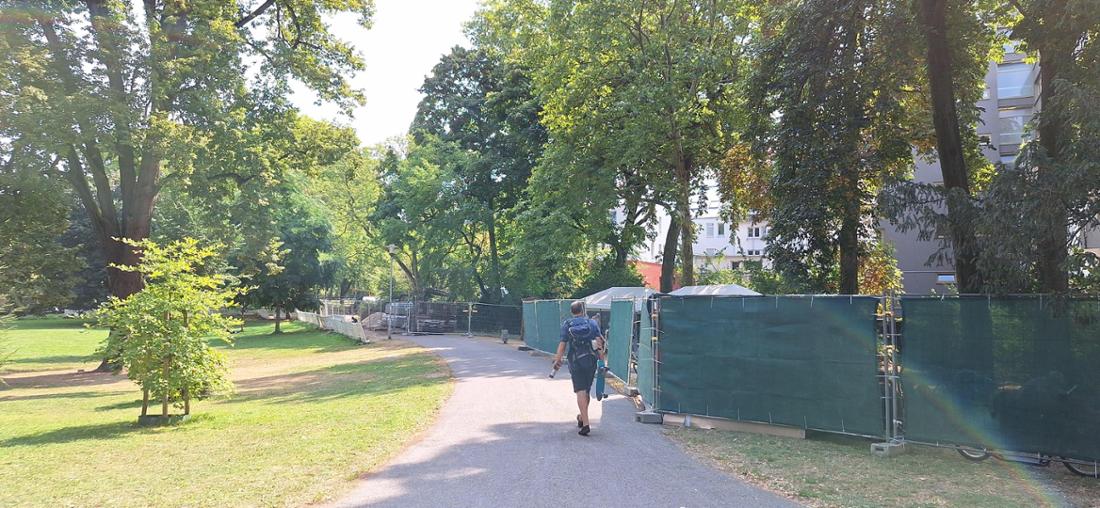 Der Übergangsaußenbereich im Herrngarten sorgt für Ärger.