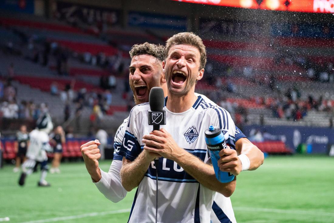 Thomas Müller feiert den Last-Minute-Sieg gegen St. Louis City.