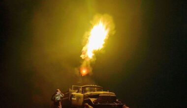 Russland startet Angriffe mit Drohnen und Raketen