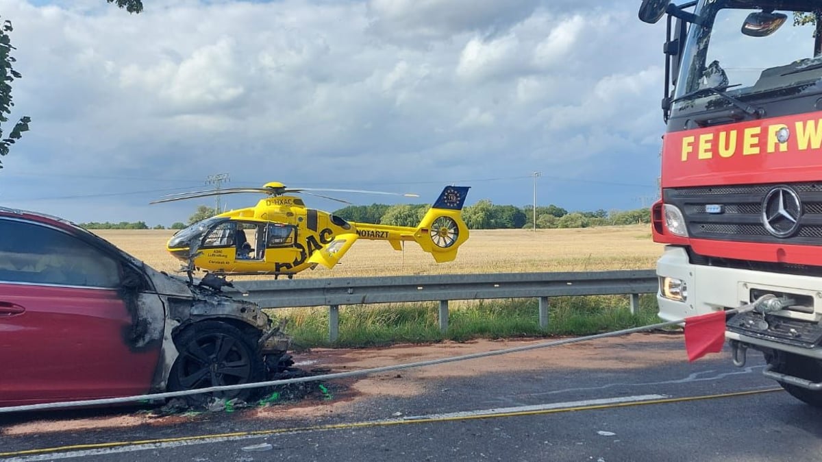 Mann stirbt bei schwerem Unfall: Fünf weitere Menschen verletzt