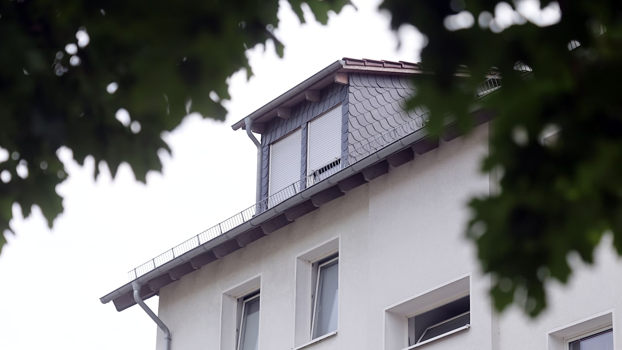 Polizei findet Leiche in Paderborn: Die Schere steckte in ihrem Körper | Regional