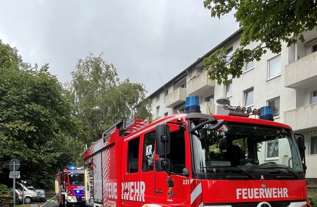 FW-E: Feuer auf dem Balkon eines Mehrfamilienhauses - keine Verletzten