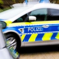 Die Polizei Duisburg sucht Zeugen nach einem kuriosen Überfall in Neumühl. 