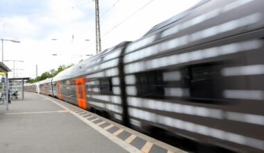Frau (21) wird im RE1 sexuell belästigt
