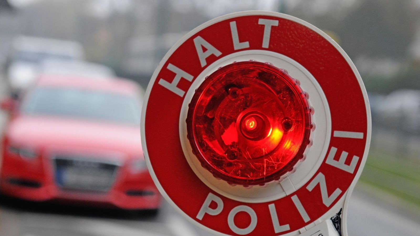 Polizei stoppt Bochumer (16) mit aufgemotztem Moped