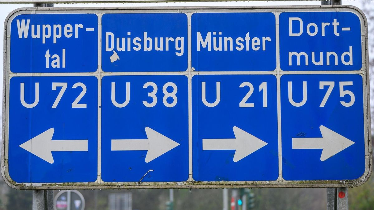 Längst sind Umleitungsschilder zu einem alltäglichen Anblick im Ruhrgebiet geworden