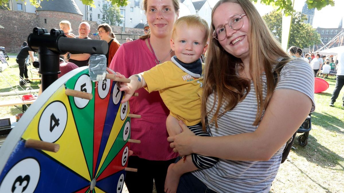 Großes Kinderfest zum Weltkindertag am Innenhafen in Duisburg