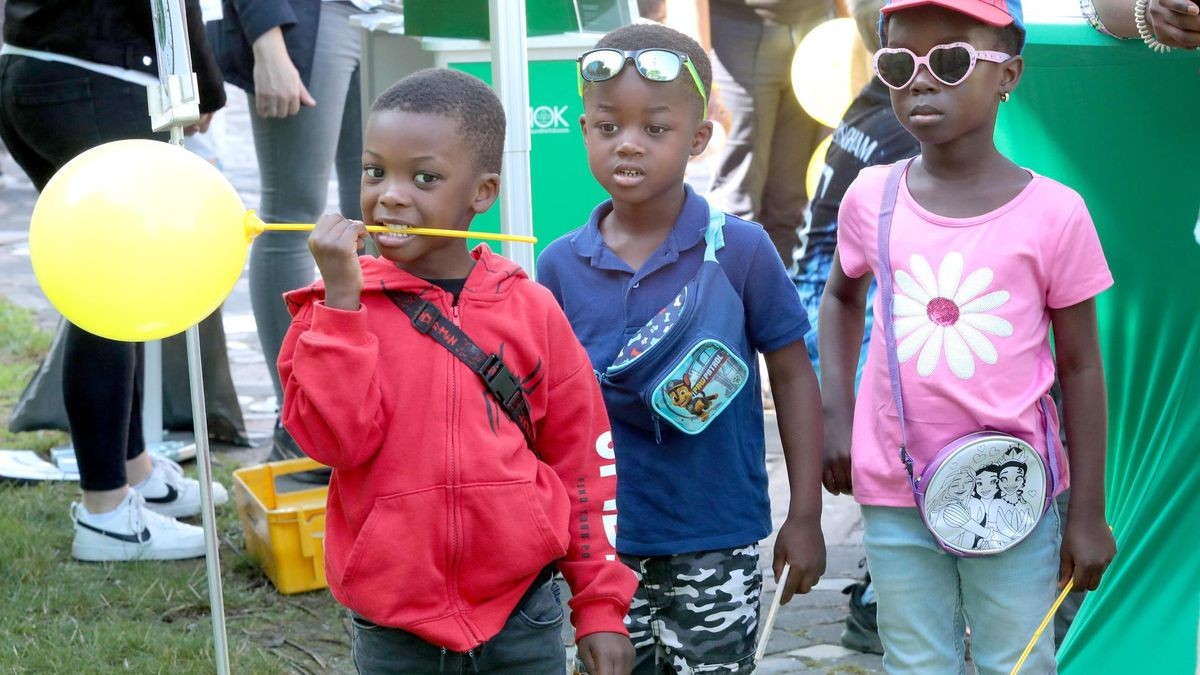 Großes Kinderfest zum Weltkindertag am Innenhafen in Duisburg