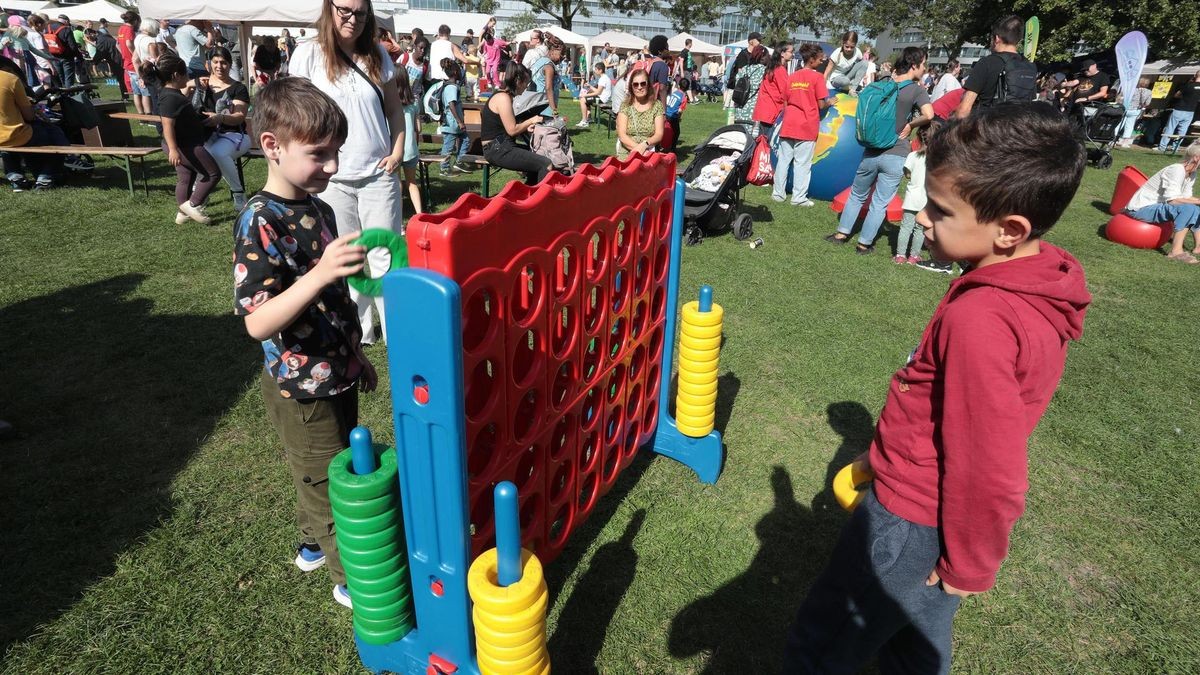 Großes Kinderfest zum Weltkindertag am Innenhafen in Duisburg