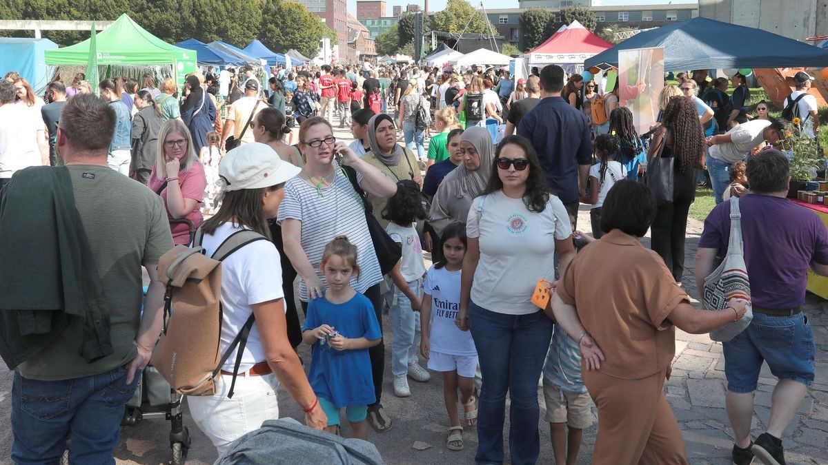 Großes Kinderfest zum Weltkindertag am Innenhafen in Duisburg
