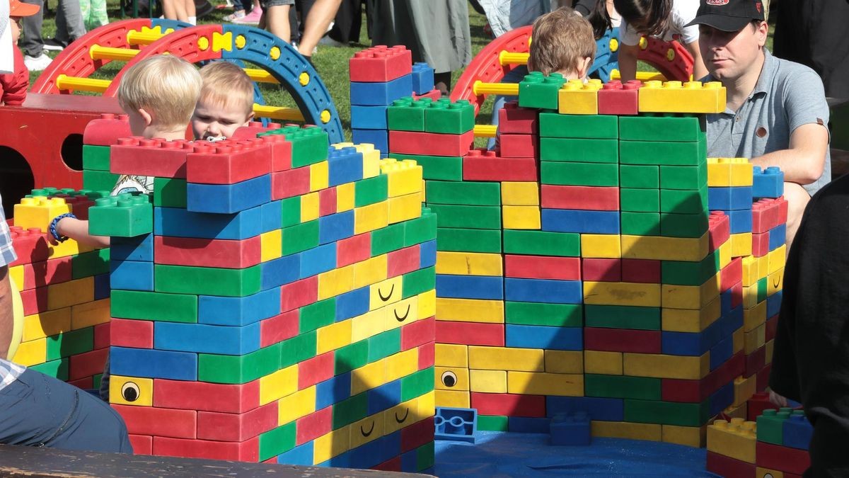 Großes Kinderfest zum Weltkindertag am Innenhafen in Duisburg