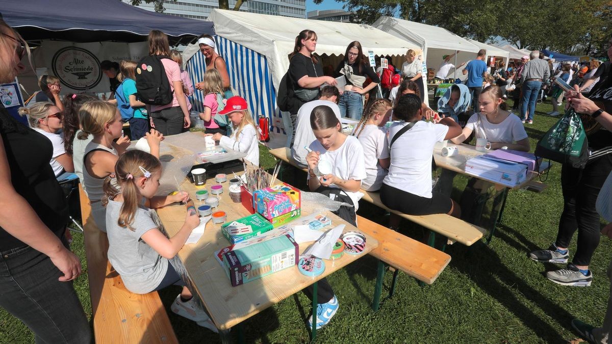 Großes Kinderfest zum Weltkindertag am Innenhafen in Duisburg