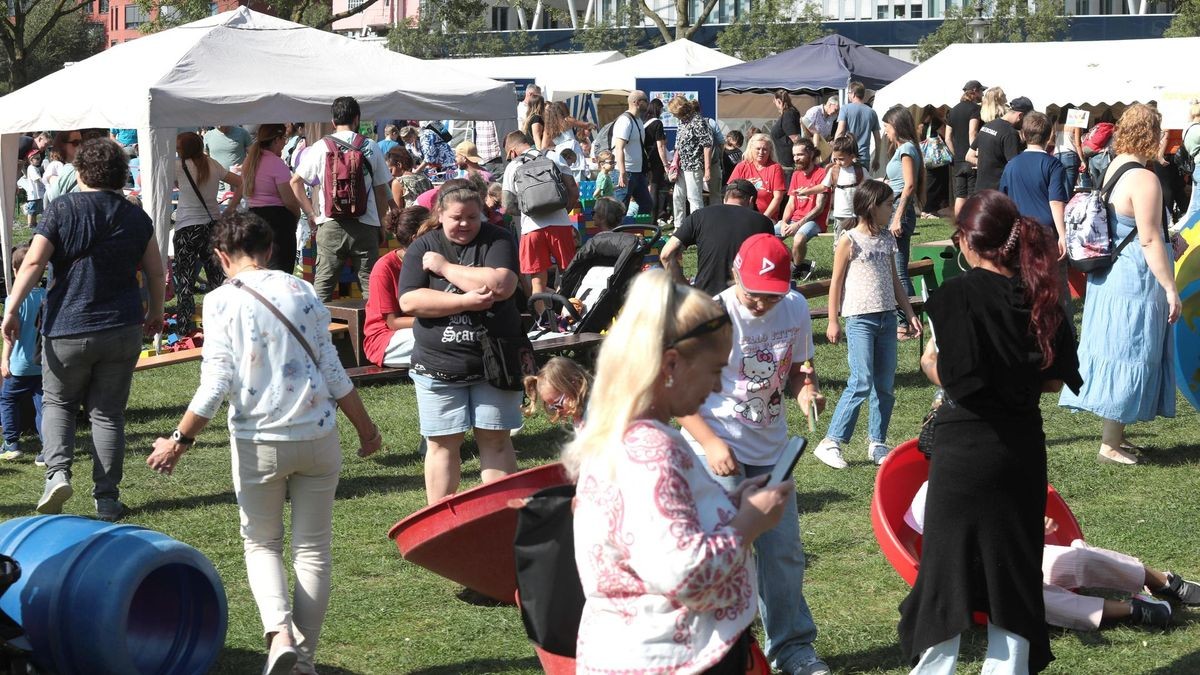 Großes Kinderfest zum Weltkindertag am Innenhafen in Duisburg