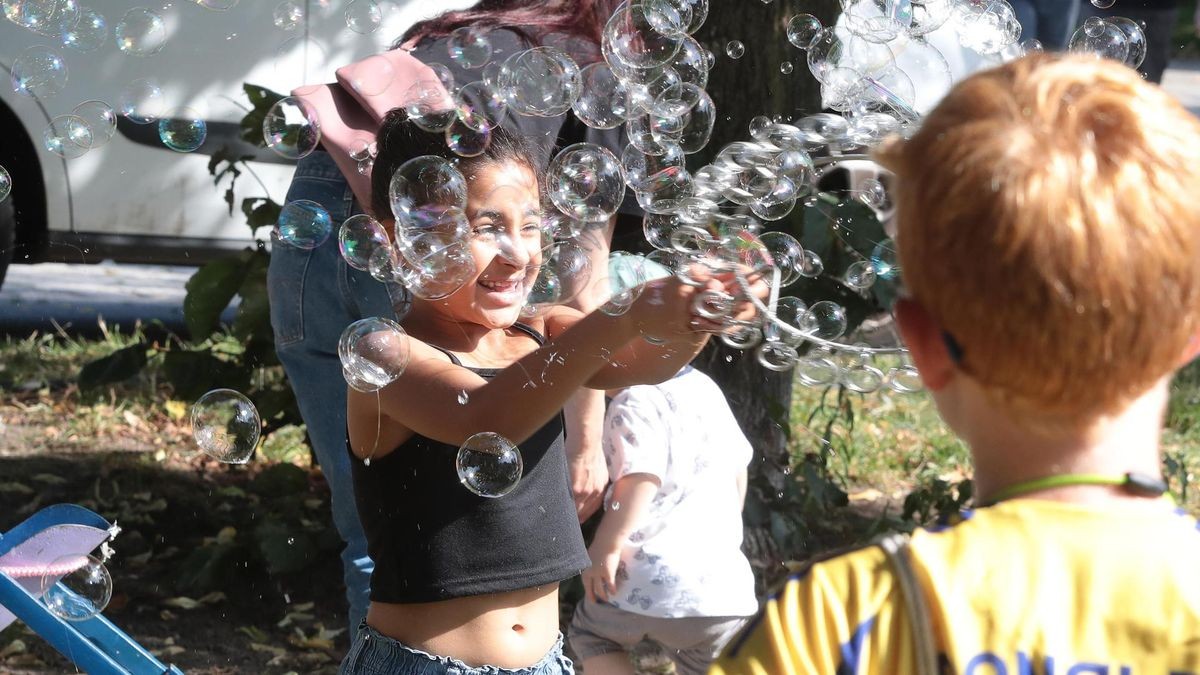 Großes Kinderfest zum Weltkindertag am Innenhafen in Duisburg