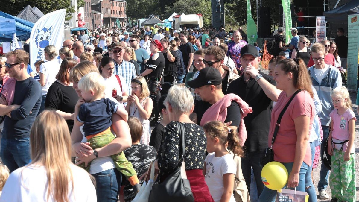 Großes Kinderfest zum Weltkindertag am Innenhafen in Duisburg