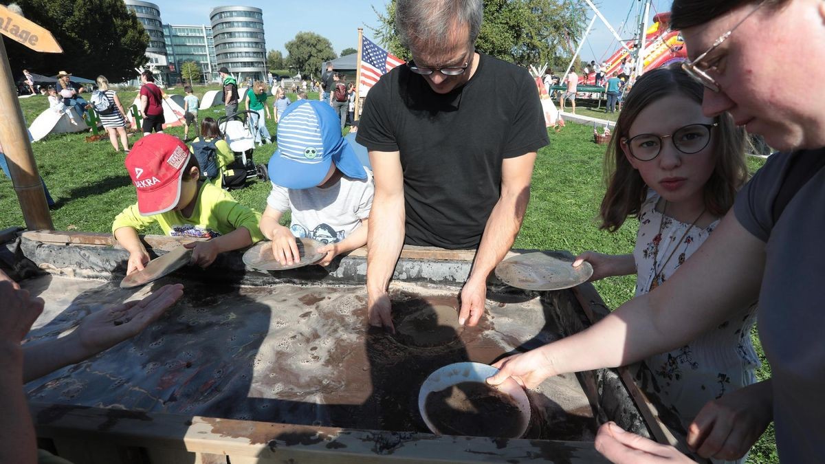 Großes Kinderfest zum Weltkindertag am Innenhafen in Duisburg