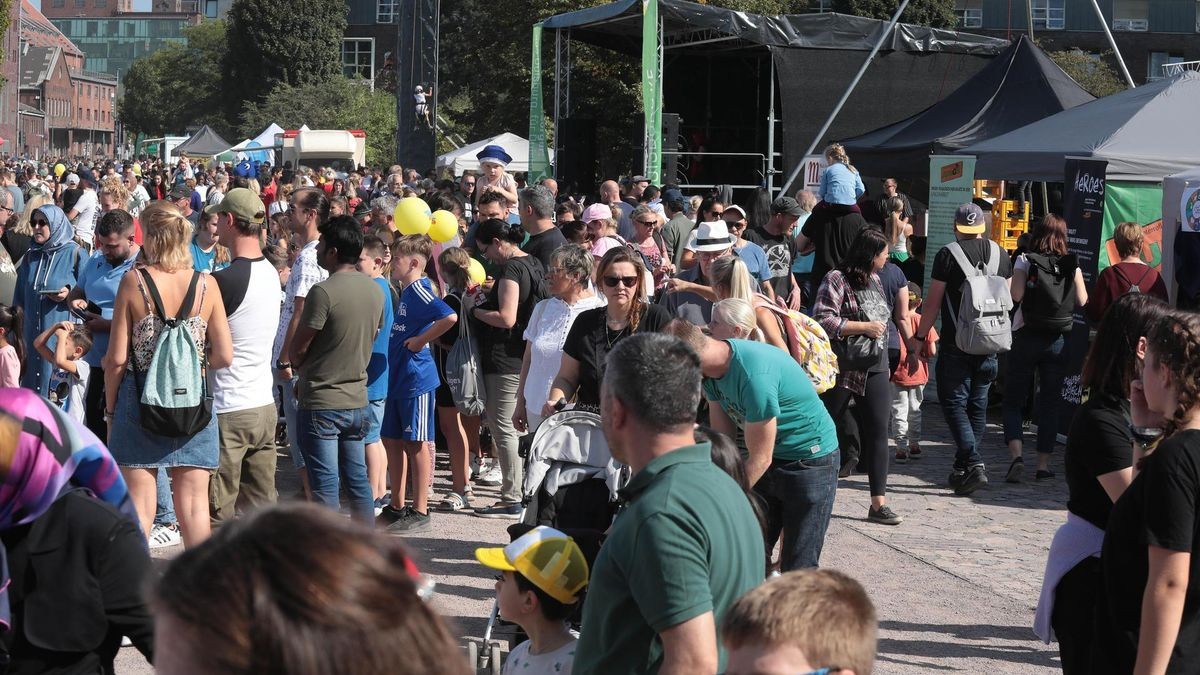 Großes Kinderfest zum Weltkindertag am Innenhafen in Duisburg