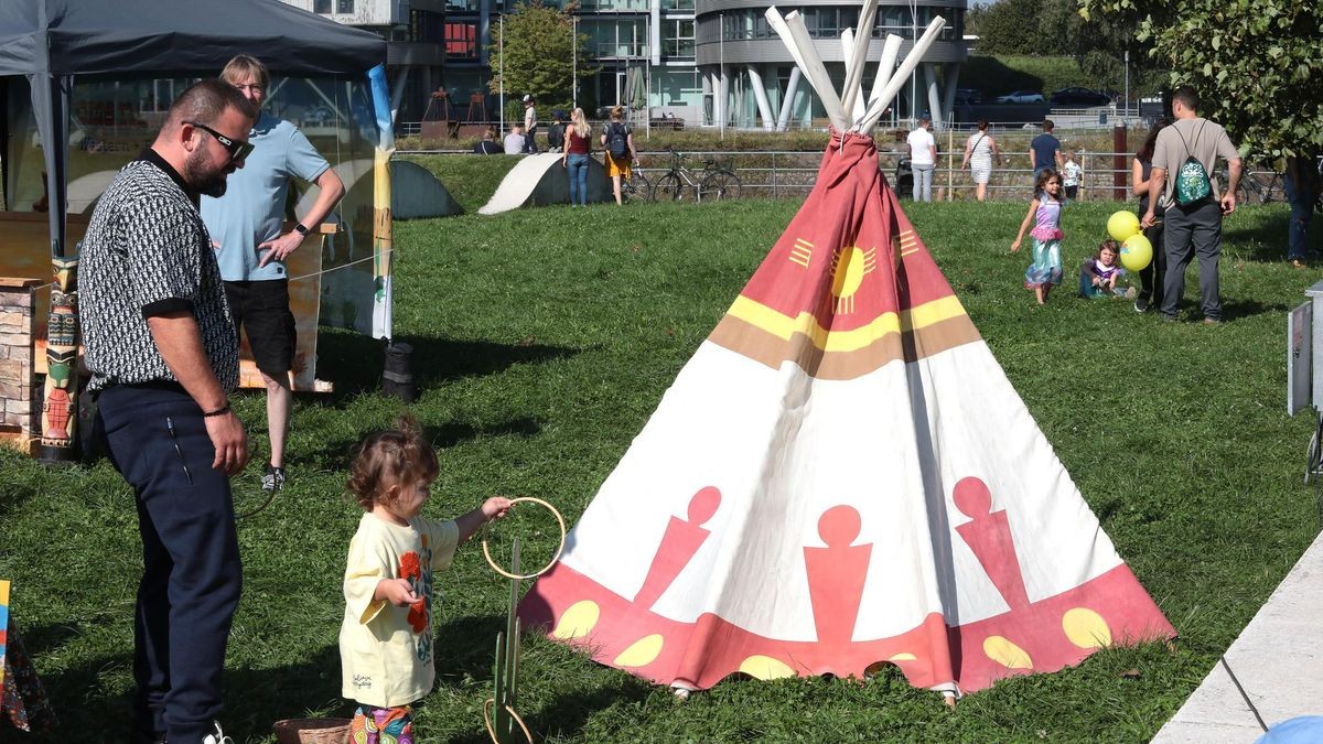 Großes Kinderfest zum Weltkindertag am Innenhafen in Duisburg